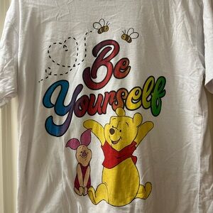 Women’s Pooh be yourself medium T-shirt